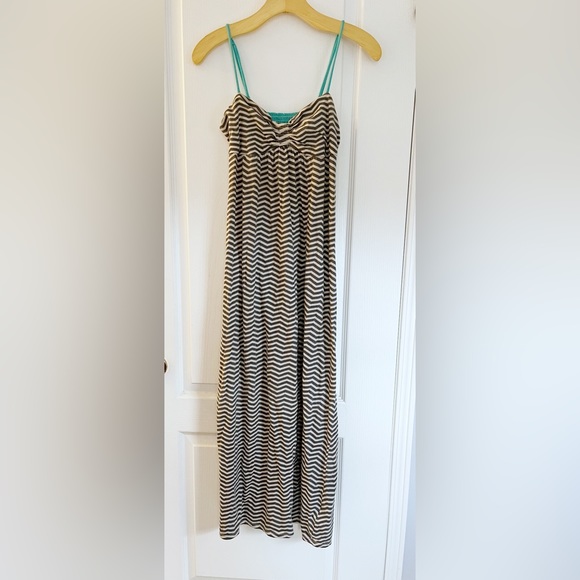 Roxy Maxi Chevron Dress with Rouch Front - Picture 1 of 5